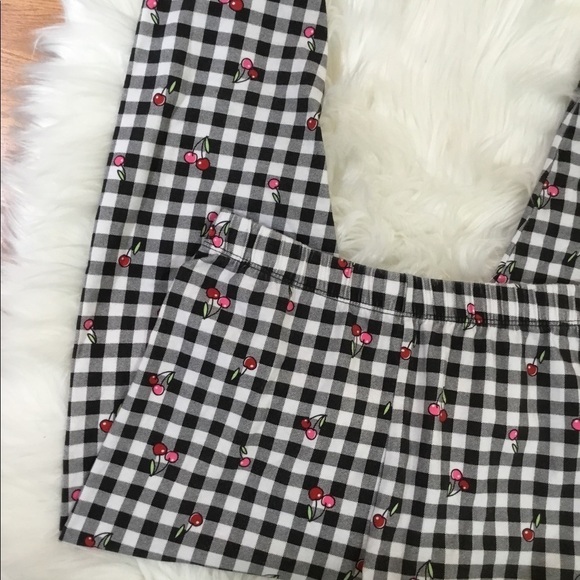 No boundaries girls L 11-13 black check legging with cherries - Picture 3 of 9